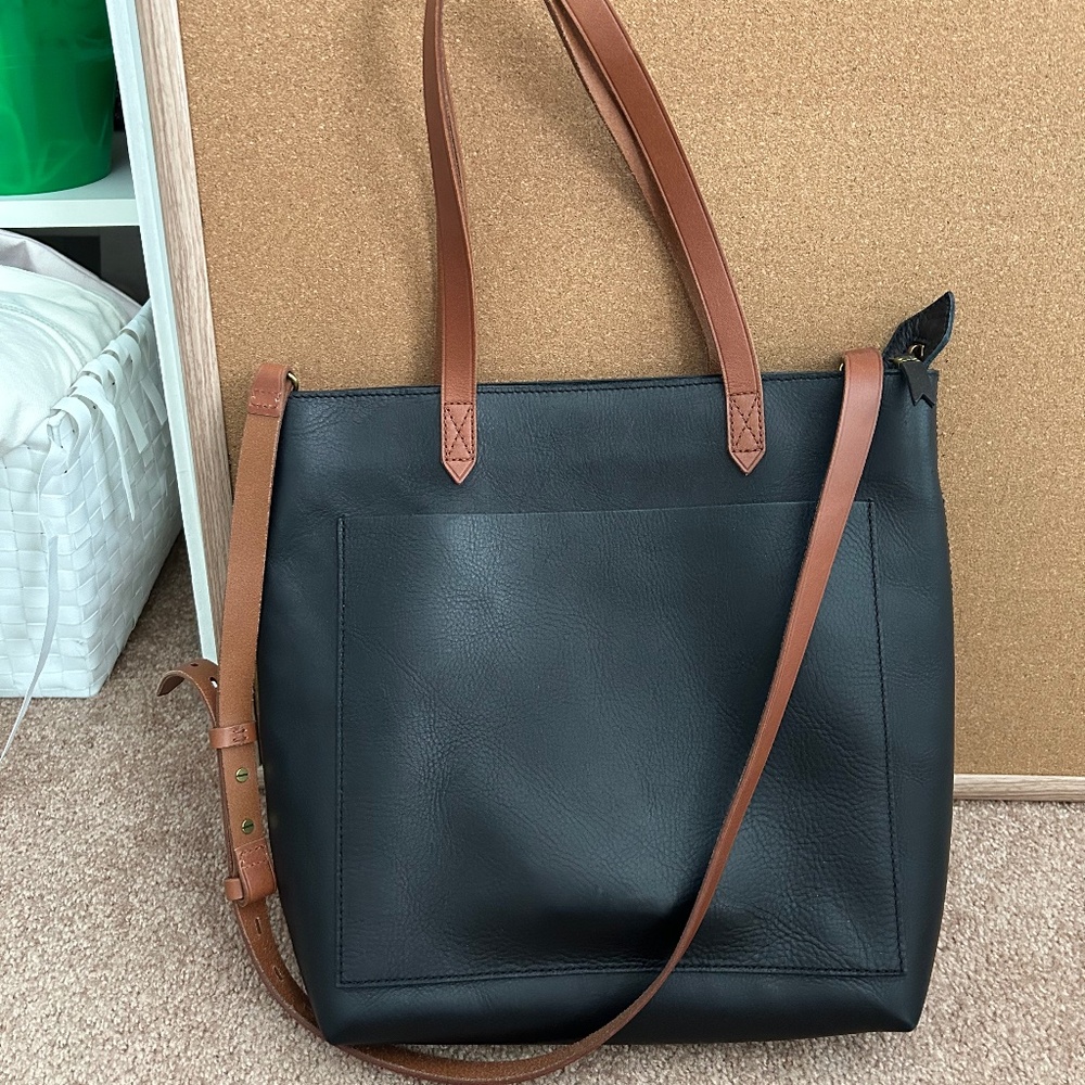 Madewell Medium Transport Tote in Black/Brown